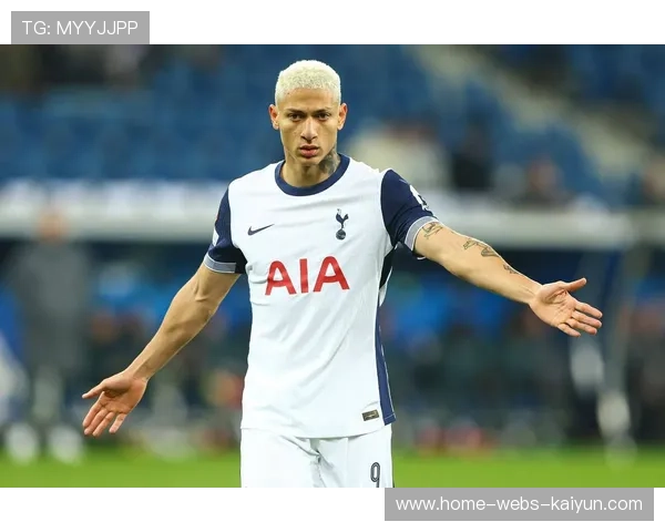 热刺角球配合巧妙，理查利森一顶破门