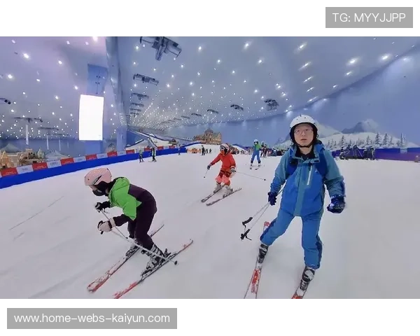 滑雪队比赛后集体打雪仗成名场面 滑雪队比赛后集体打雪仗成名场面